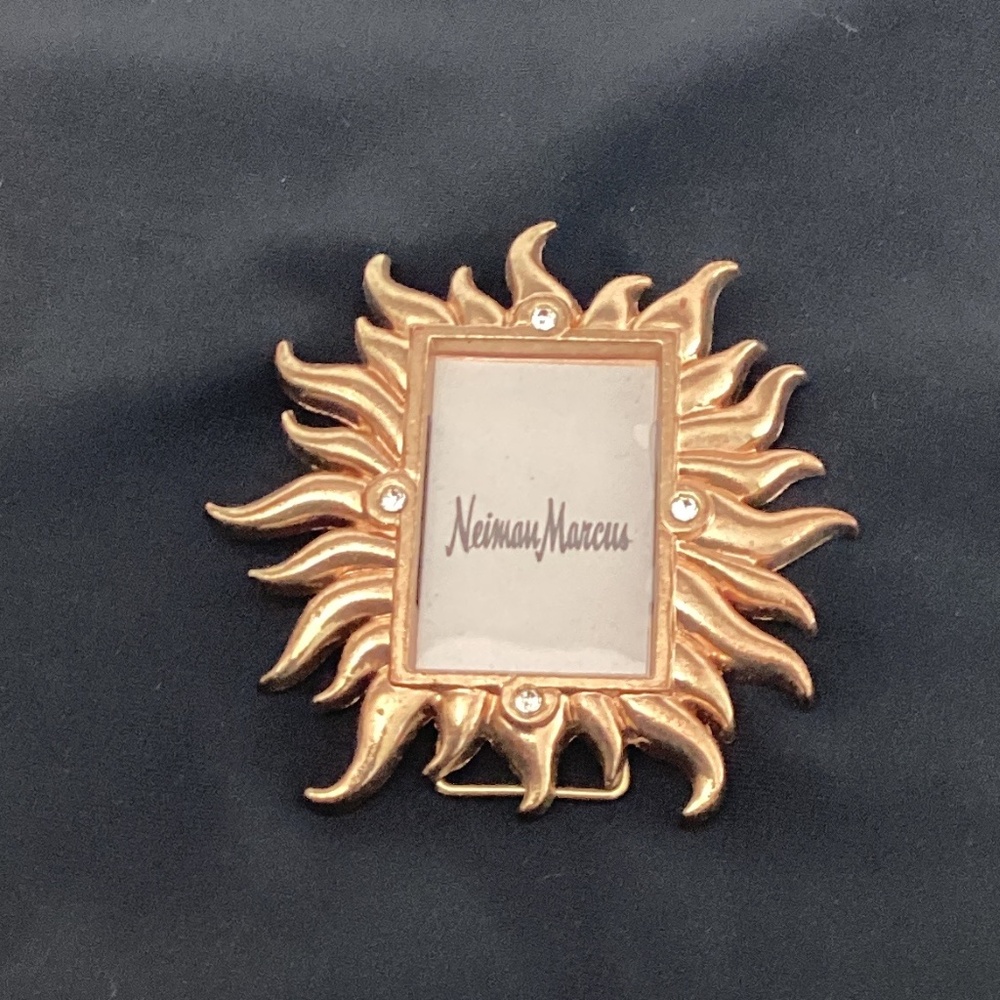 Jay Strongwater Neiman Marcus 2 inch Sunburst miniature picture frame/brooch
